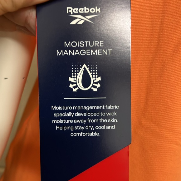 Reebok Athletic/Athleisure Tee, NWT! - Picture 8 of 10